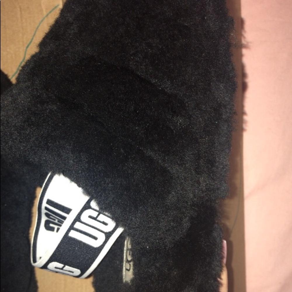 UGG sandals - Picture 3 of 3